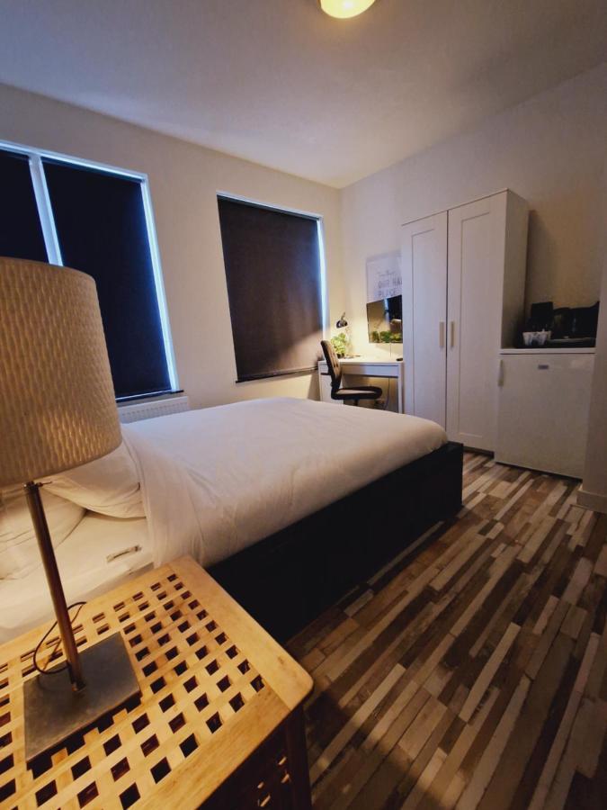 Tweepersoonskamer met Gedeeld Toilet